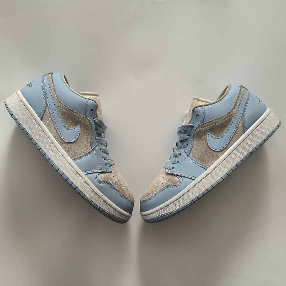 Air Jordan 1 Low 'Aluminum' size 5.5y